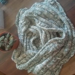 NWOT Aeropostale Rare Cable Knit Infinity Scarf